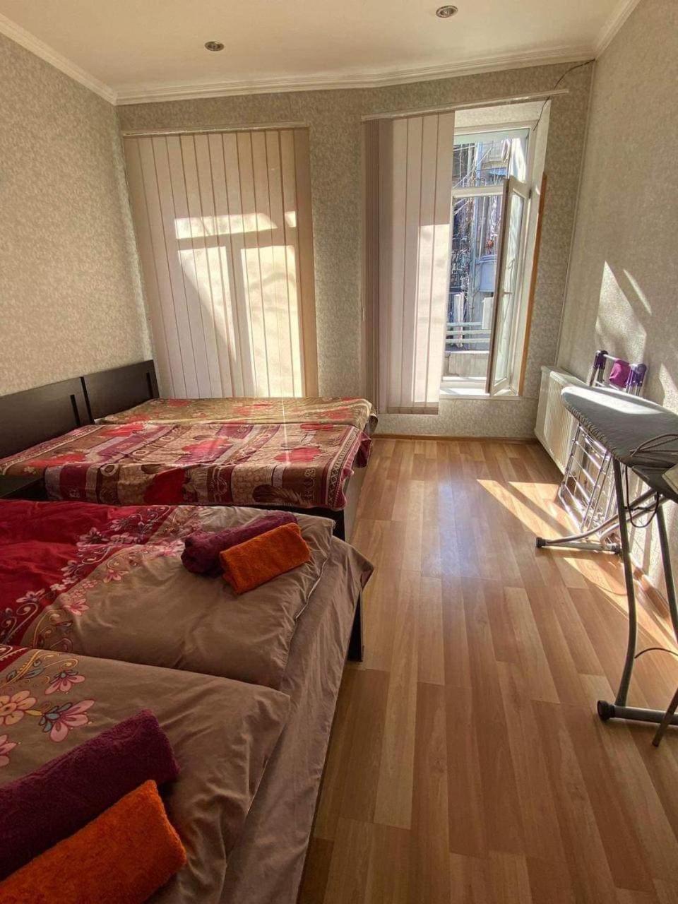 Nutsa'S Apartment In Old Tbilissi Extérieur photo